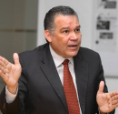 Rector Márquez exhorta al CNE a convocar elecciones en municipios con falta de alcaldes